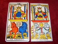 Comparaison entre les tarots de Grimaud-Marteau et de Nicolas Conver - Le Chariot
